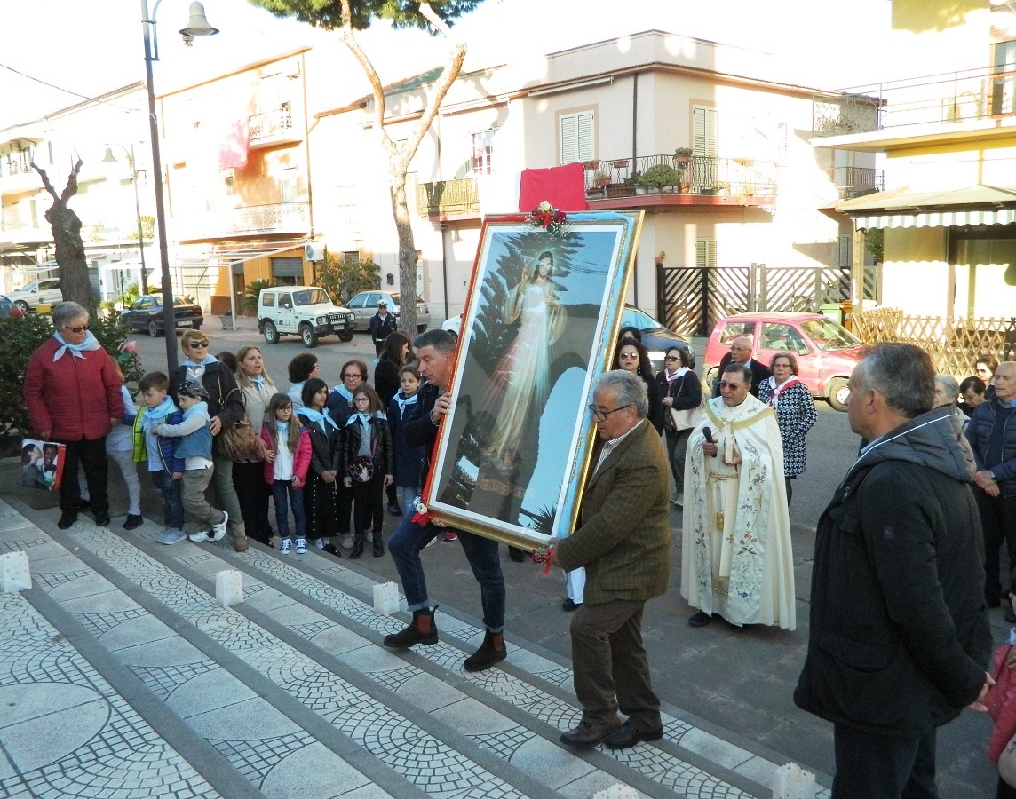 Amendolara Accoglie Il Quadro Della Divina Misericordia Paese It