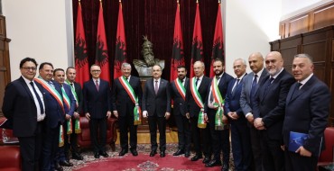 Comunità arbëreshë di Calabria accolta a Tirana dal Presidente della Repubblica