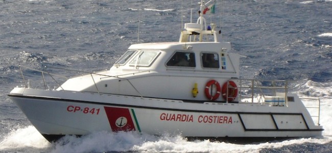 Sibari, diportista con motore in panne messo in salvo dalla Guardia Costiera