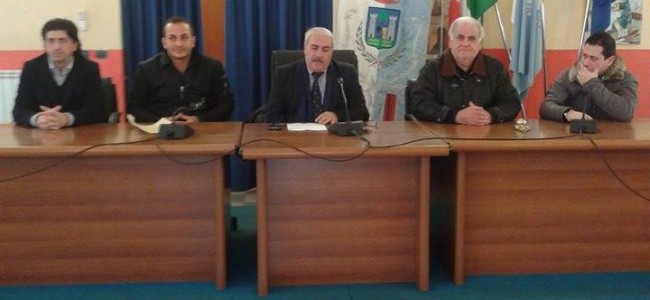 Emergenza rifiuti a Crosia, il sindaco Aiello minaccia le dimissioni