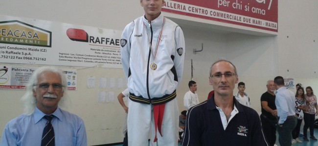 Karate, due rossanesi sul podio nella finale regionale