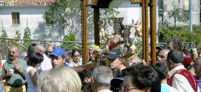 San Severino Lucano in festa per la Madonna del Pollino. La Vergine sale al monte