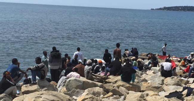 Corigliano, giovane migrante trovato morto sulla spiaggia. Era scappato