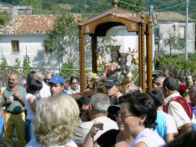 San Severino Lucano in festa per la Madonna del Pollino. La Vergine sale al monte
