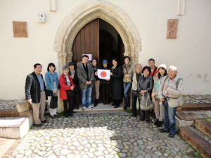 Giapponesi all'ingresso del Museo Diocesano di Rossano