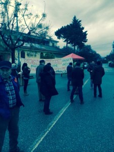 La protesta dei cittadini di Contrada Bucita (foto tratta dal web)