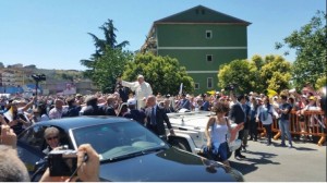 Il Papa nel centro di Cassano (foto presa dal web)