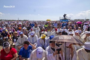 Nella spianata di Marina di Sibari per la Santa Messa