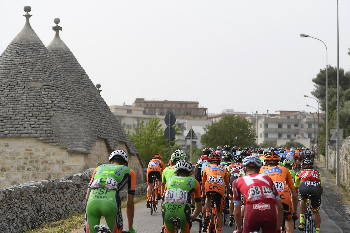 Giro d'Italia 2017 - 100a edizione -  Tappa 7 - da Castrovillari a Alberobello (Valle d'Itria) - 224 km ( 139 miglia )